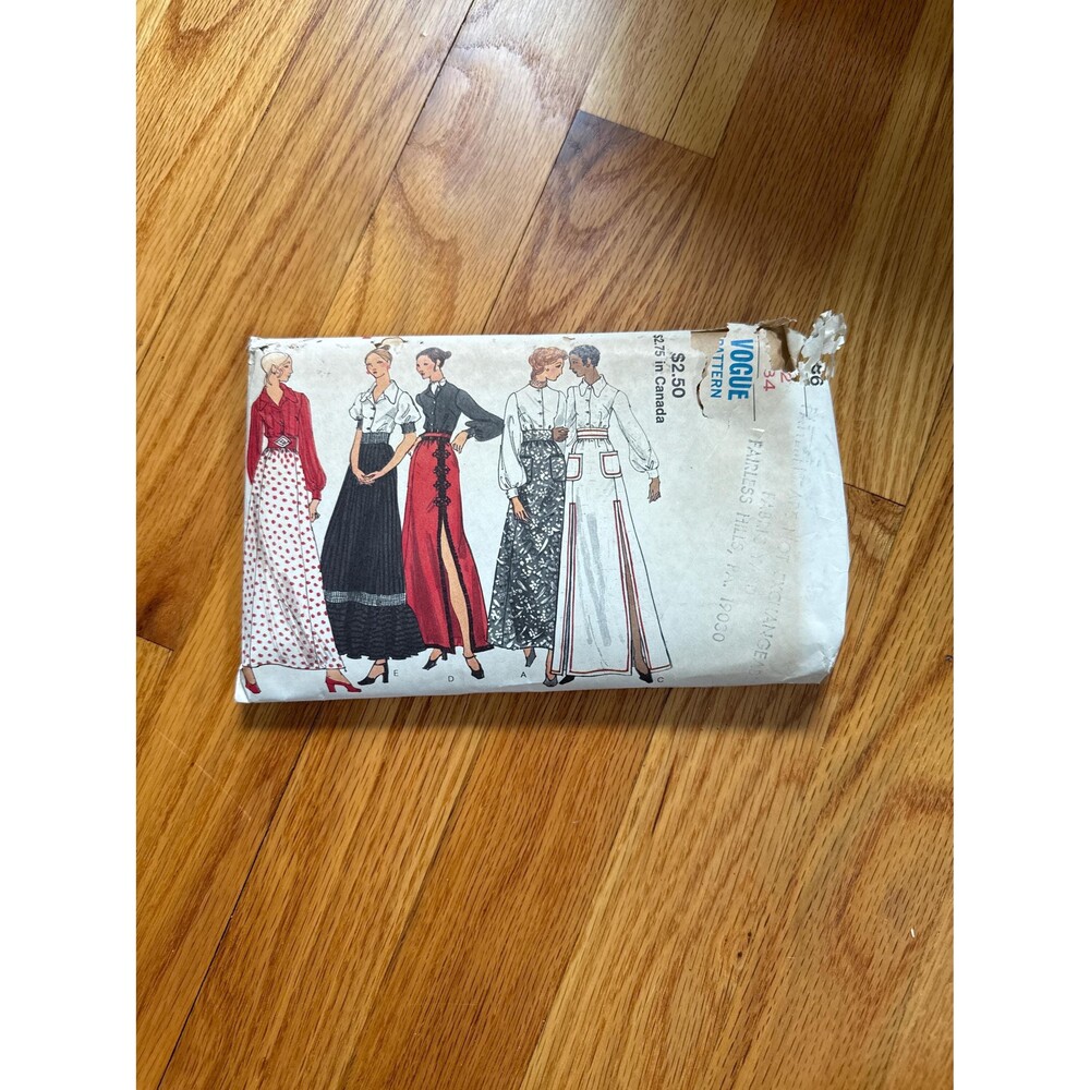 Vogue Sewing Pattern 8286 Misses Skirt and Blouse Early 1970s Praire Revival